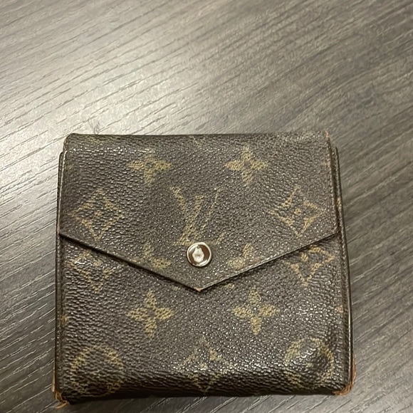 Louis Vuitton Handbags - Vintage Louis Vuitton Monogram Elise Wallet
